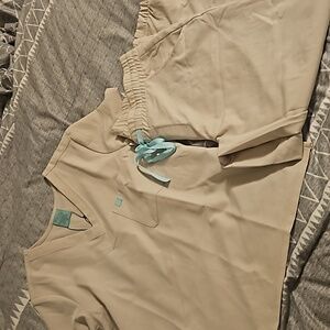 Nwt garde malade scrub set